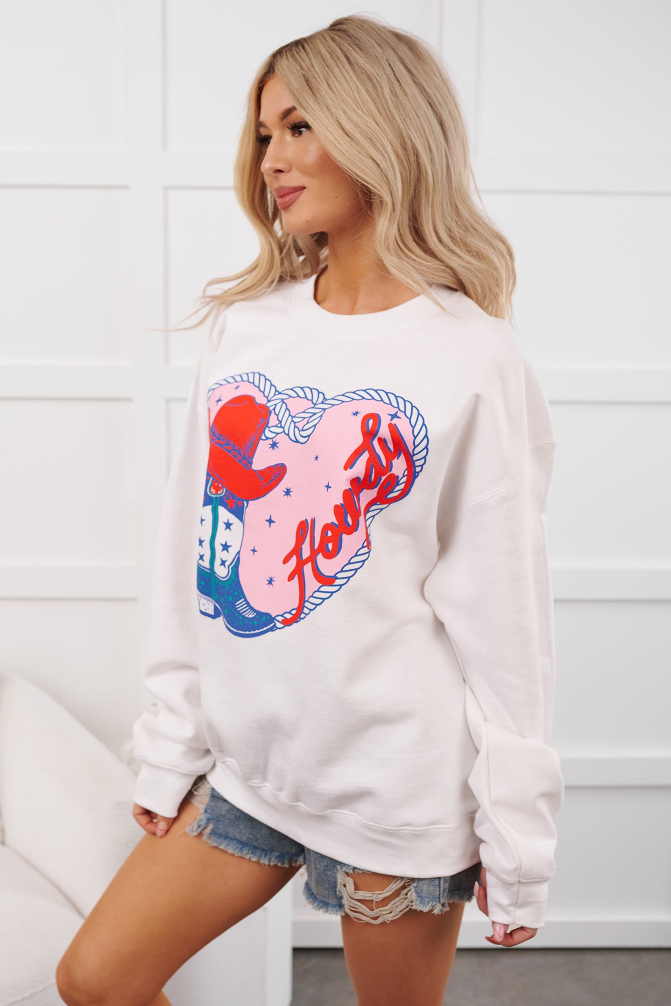 Howdy Romance Graphic Sweatshirt (White) - NanaMacs