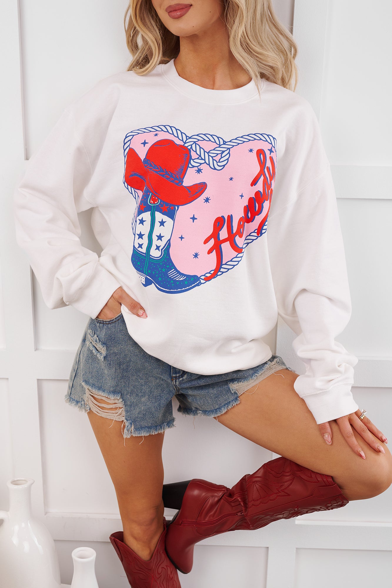 Howdy Romance Graphic Sweatshirt (White) - NanaMacs