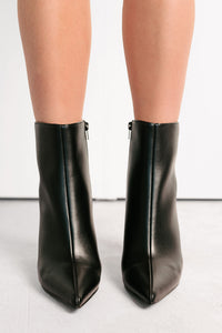 Queen Status Pointed Toe Heeled Booties (Black Matte) - NanaMacs
