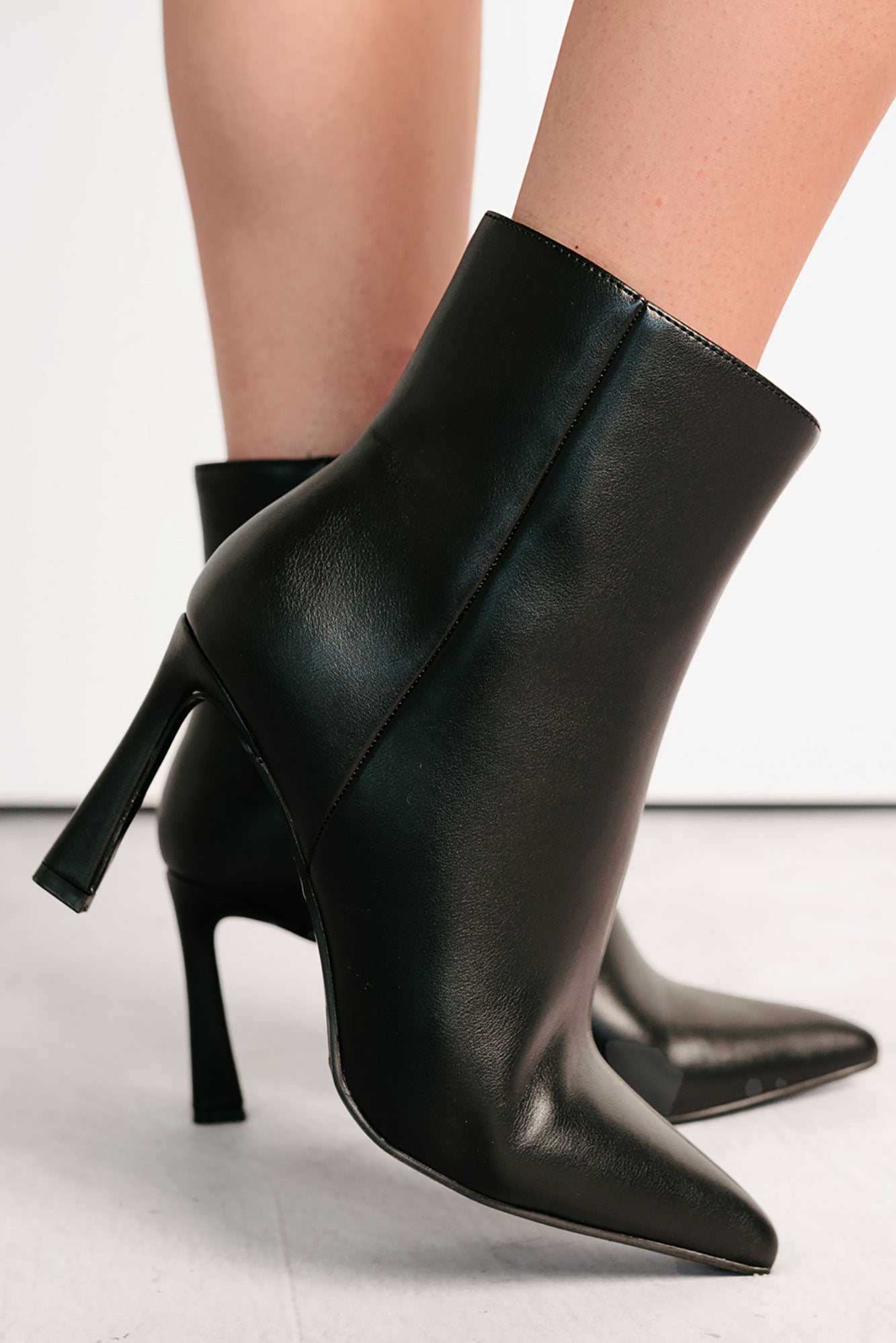 Queen Status Pointed Toe Heeled Booties (Black Matte) - NanaMacs