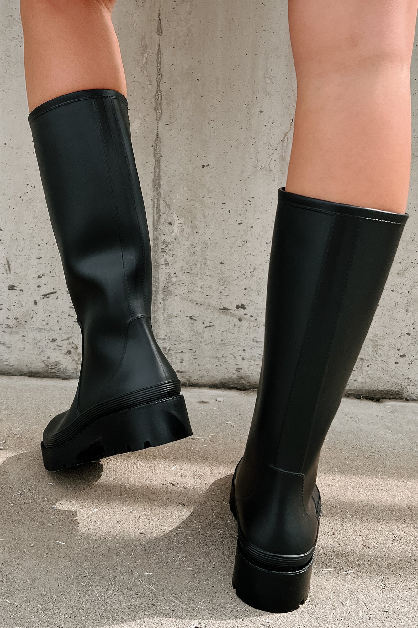 Stepping In Puddles Rubber Rain Boots (Black) - NanaMacs