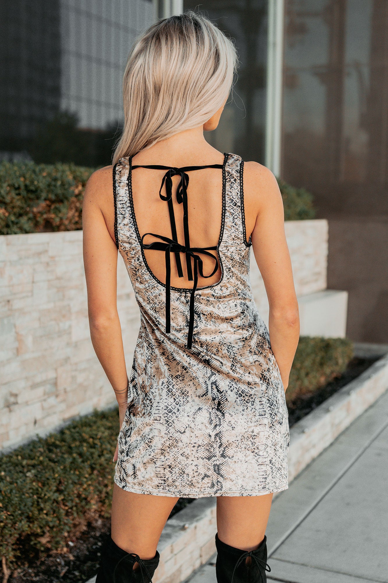 LE LIS Women's Brave Energy Snake Print Sleeveless Mini Dress in Taupe/Black - Size XS LE LIS Women's Brave Energy Snake Print Sleeveless Mini Dress in Taupe/Black - Size XS