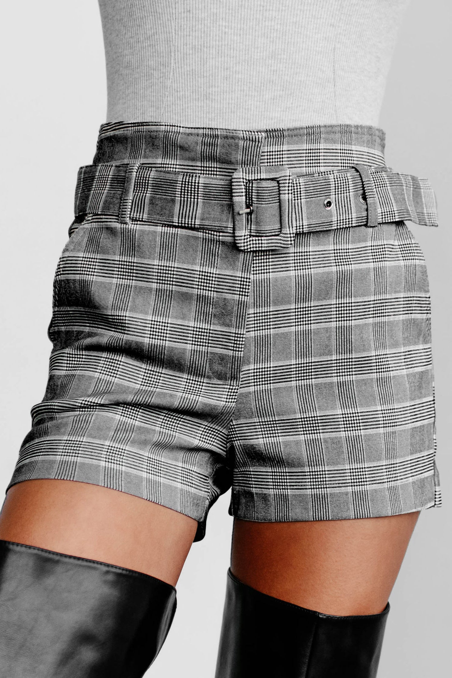 A New Millennium Belted Plaid Shorts (Gray) - NanaMacs