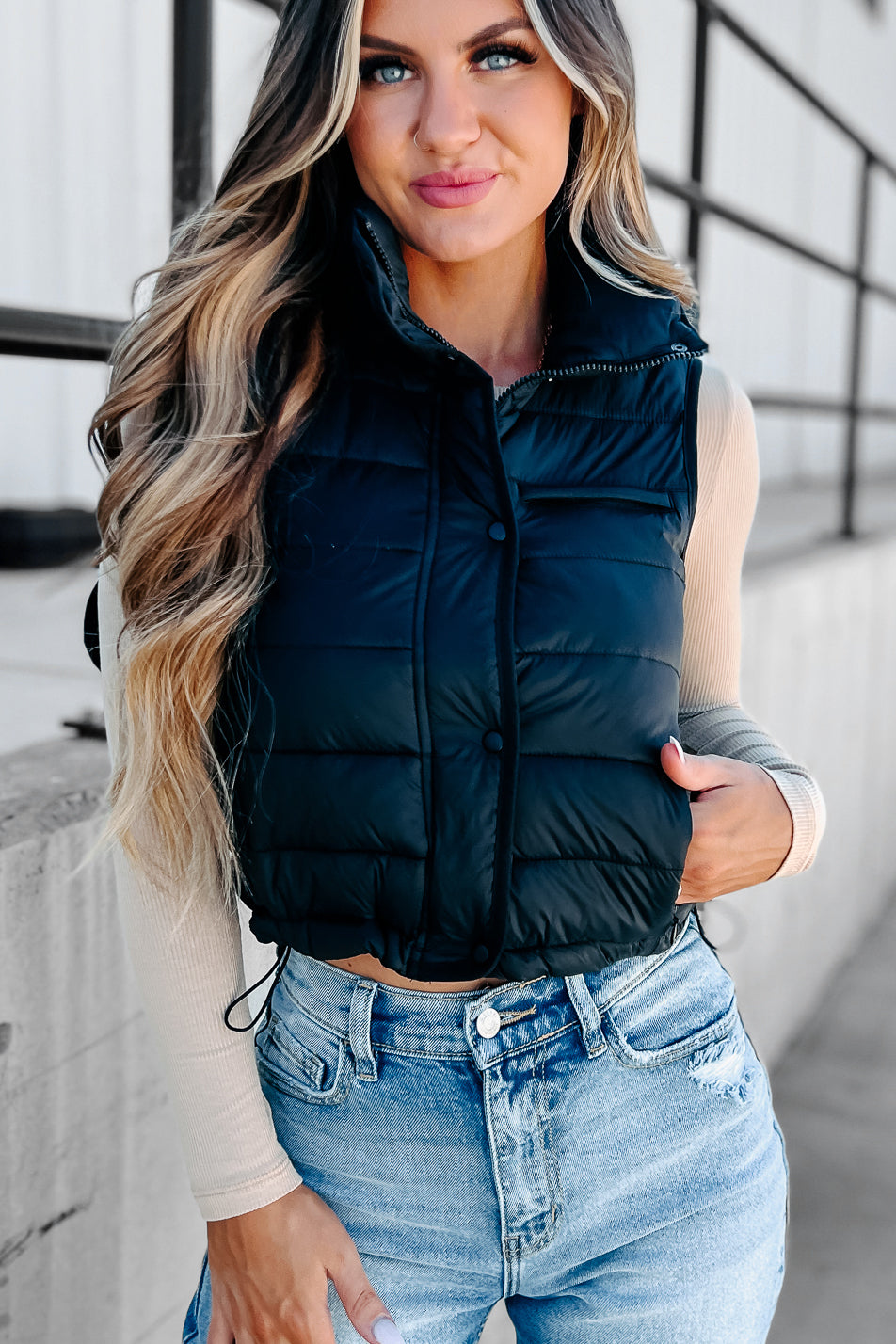 Blue puffer deals vest outfit