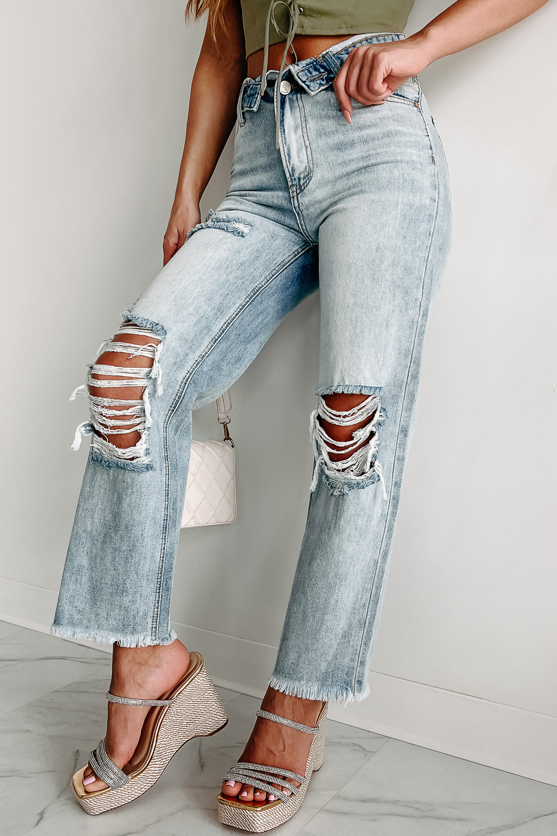 PacSun Light Wash High Rise Mom Jeans, size 26