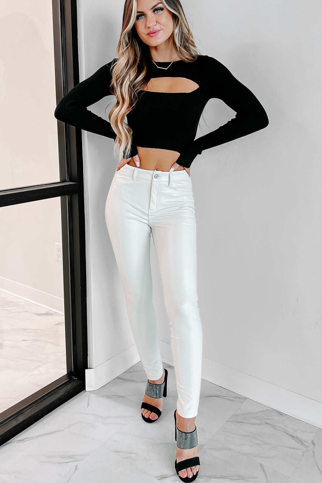 CROPPED CUT OUT BRANCO