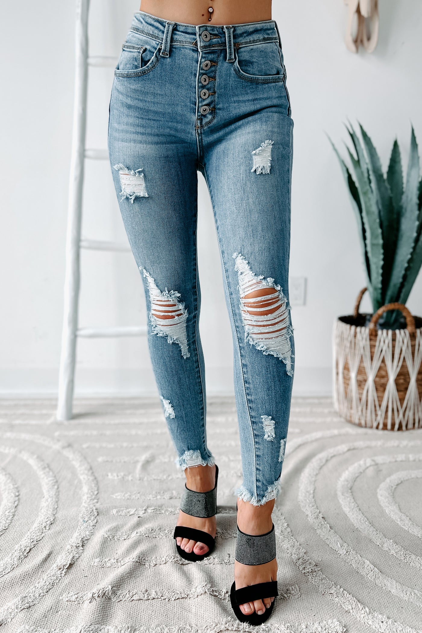 She's Bad High Rise Button-Fly Distressed Skinny Jeans (Light