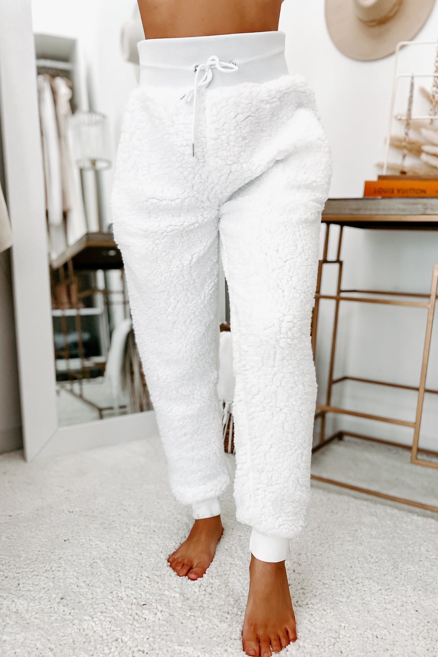 Fuzzy Fanatic Teddy Bear Sherpa Loungewear Set (White) - NanaMacs