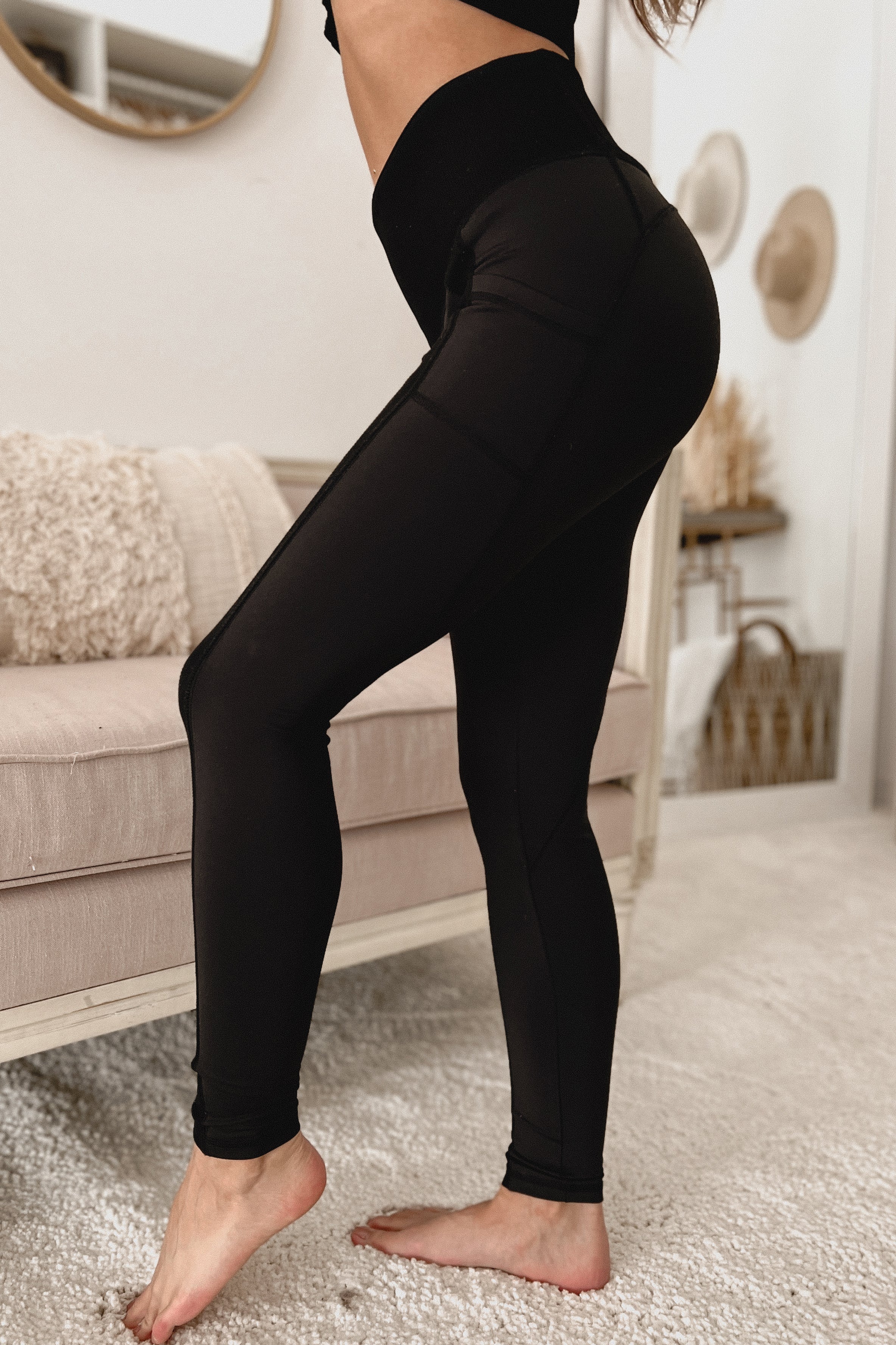 Work It Out High Rise Leggings With Pockets (Black) - NanaMacs