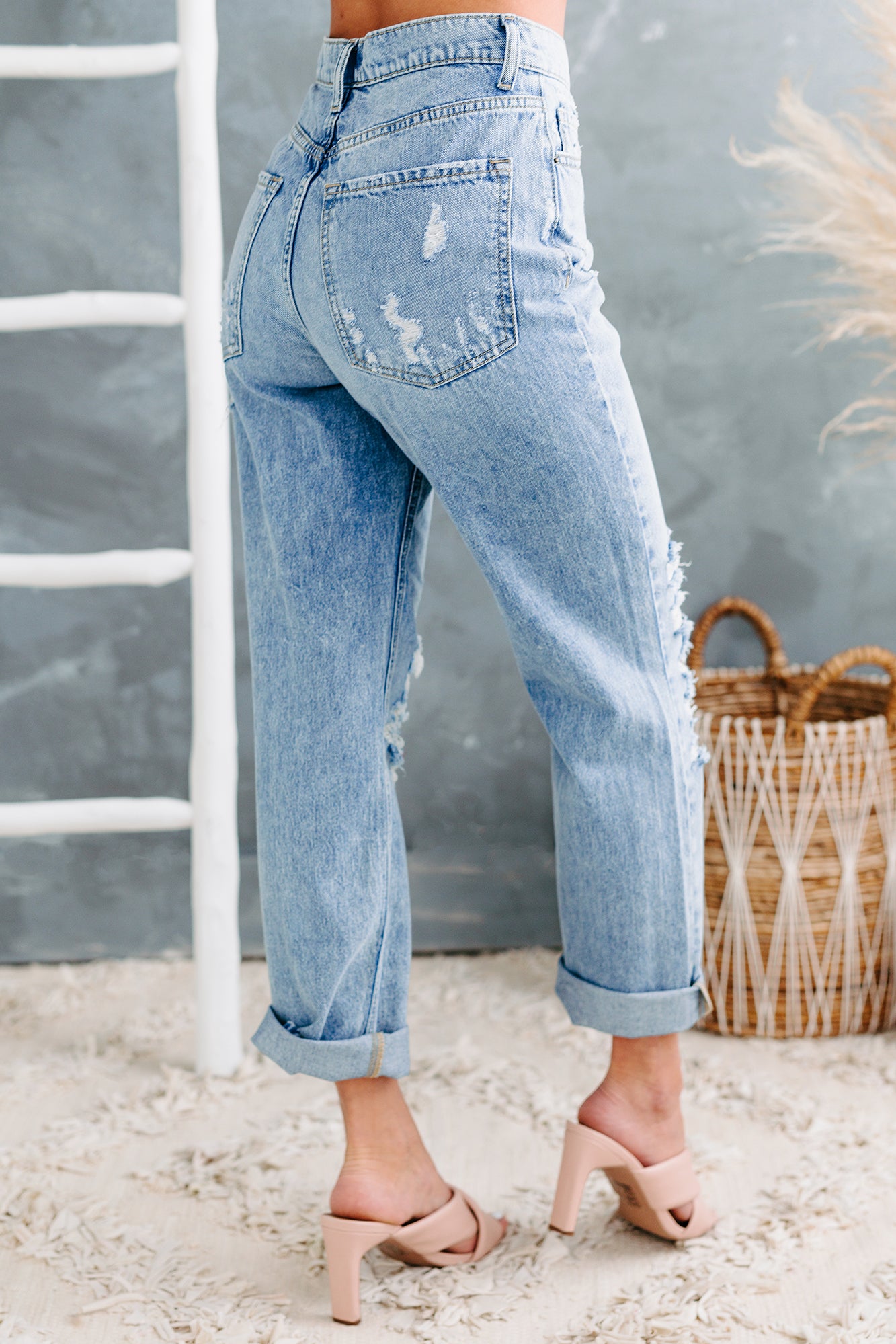 Wiley 90's High Rise Relaxed Fit Sneak Peek Jeans (Medium Light) - NanaMacs