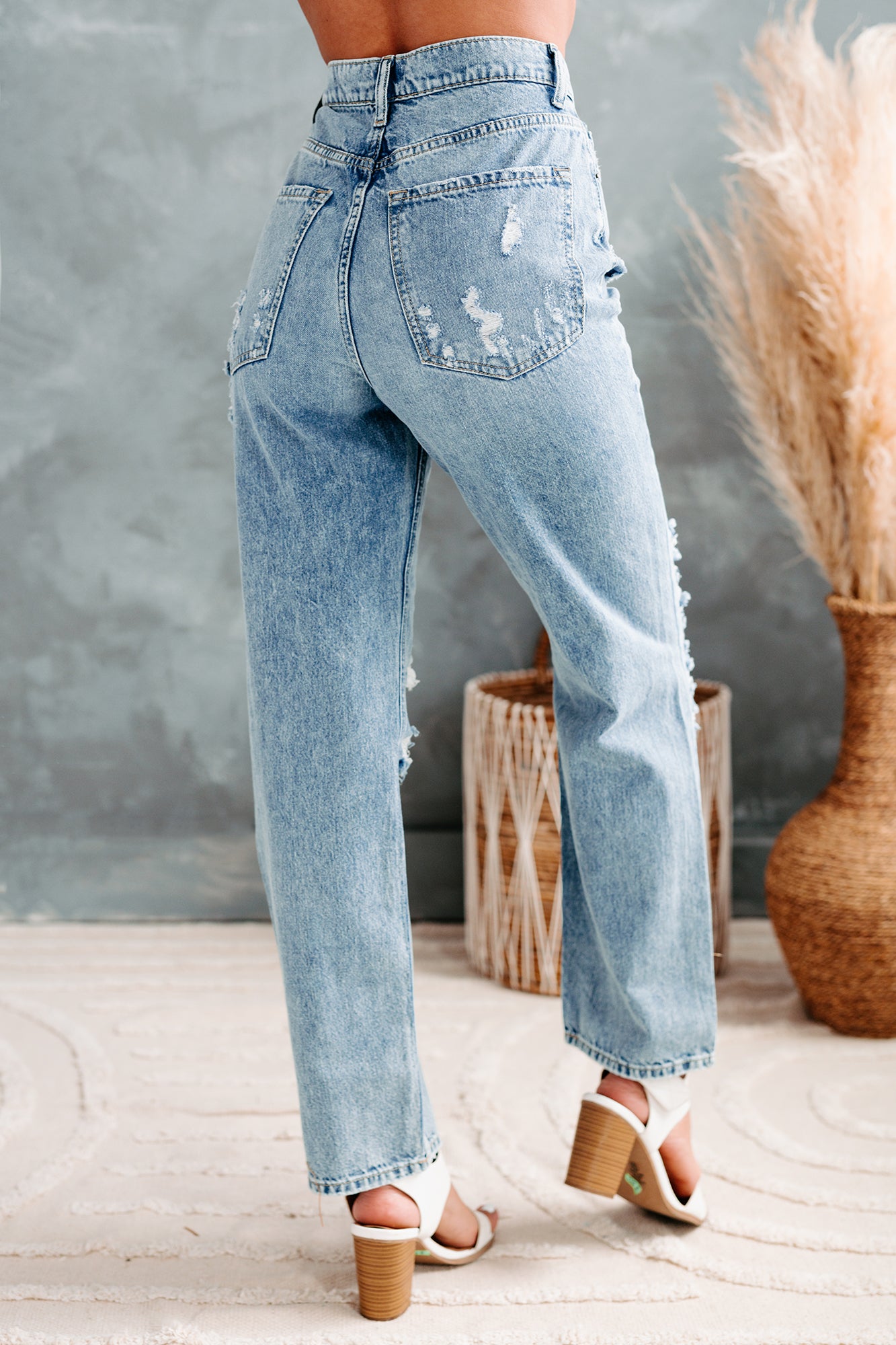Wiley 90's High Rise Relaxed Fit Sneak Peek Jeans (Medium Light) - NanaMacs
