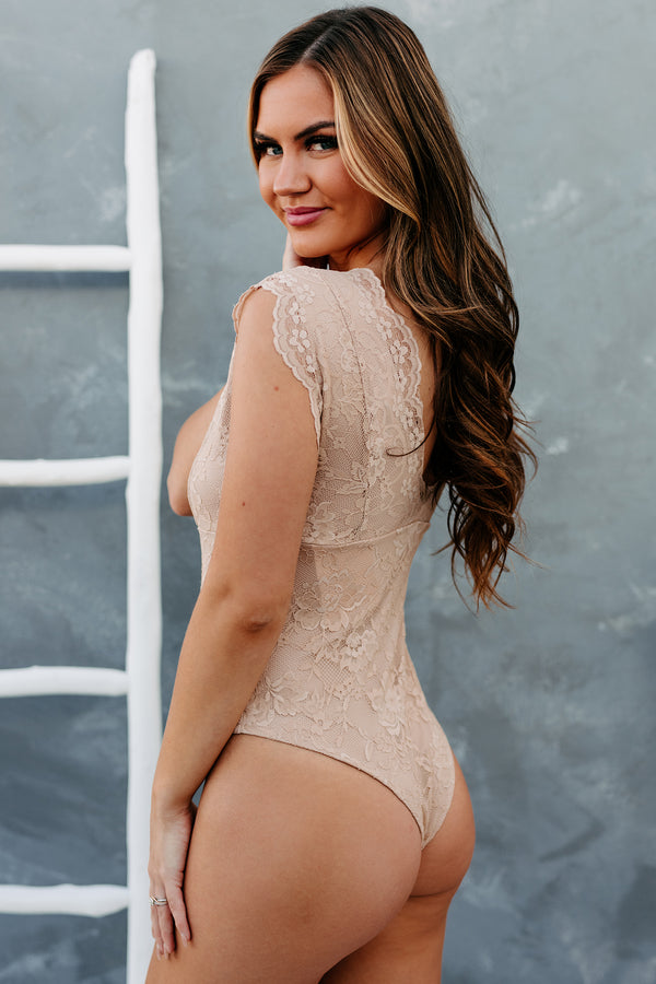 Feeling Famous Lace Bodysuit (Nude) - NanaMacs