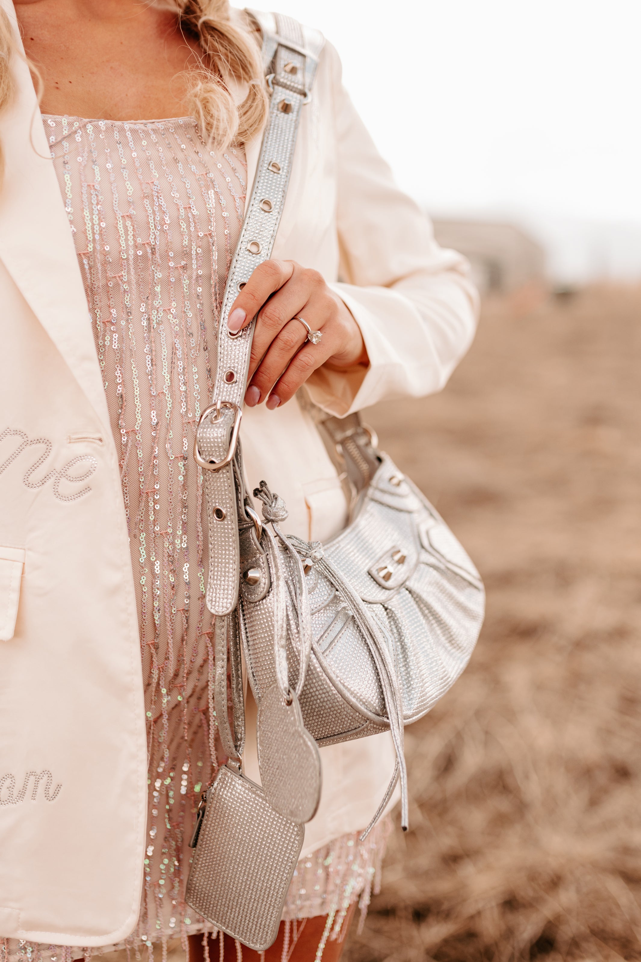 CARIEDO Evening Clutches Bags for Women Bling Glitter Crystal Clutch Beaded Rhinestone  Purse for Cocktail Party Handbag (Silver) price in Saudi Arabia | Amazon  Saudi Arabia | kanbkam