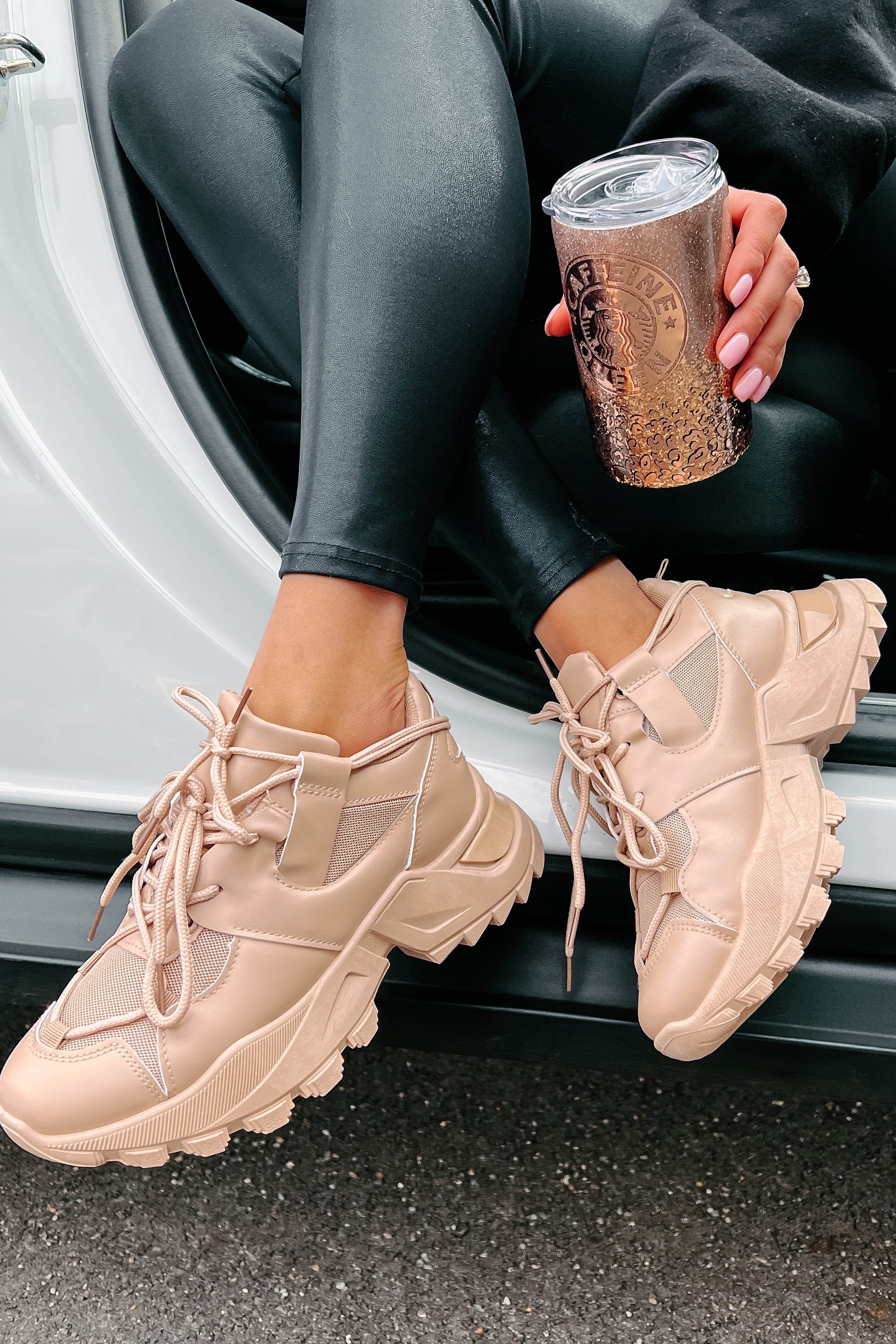 Chunky hot sale sneakers nude