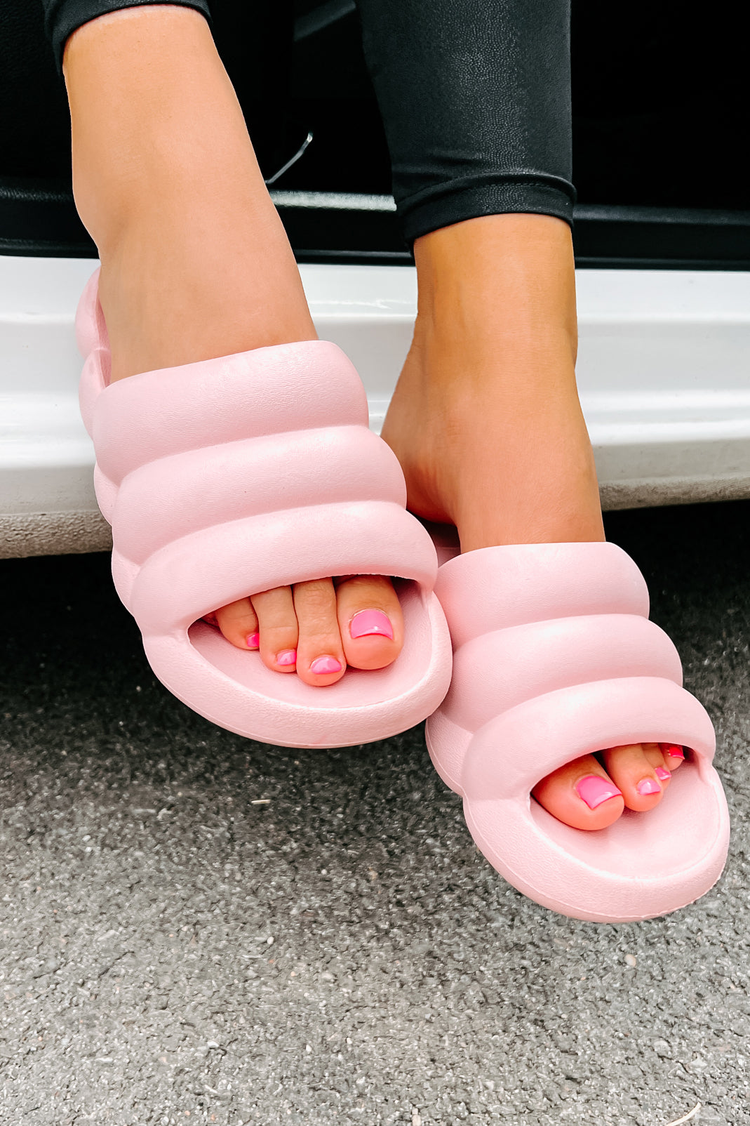So On Trend Cushioned Slides (Pink) - NanaMacs